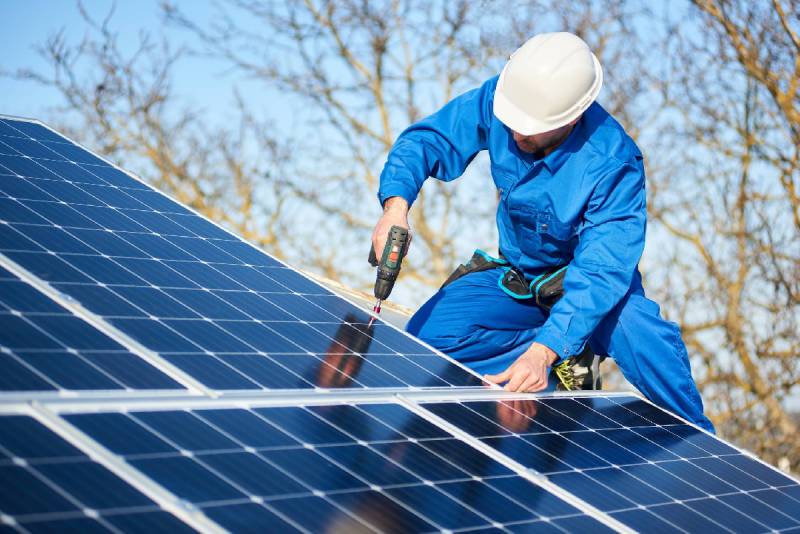 ABC Thermique -  Quelle entreprise contacter à Vitrolles pour la pose de panneaux solaires sur le toit d'une maison ?