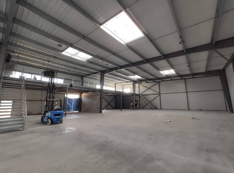 ABC THERMIQUE Local pour le stockage de climatisations et de panneaux photovoltaiques Saint Victoret 13730